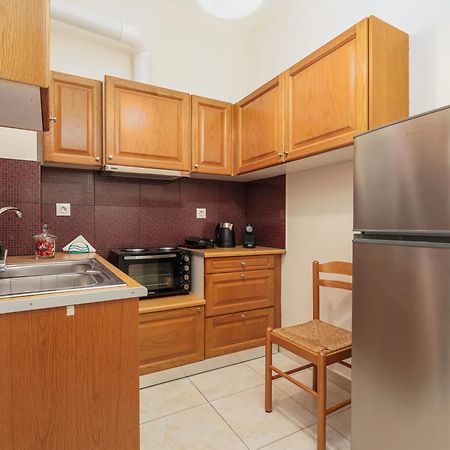 Nostos Apartment, With A Spacious Backyard 아르테미다 외부 사진
