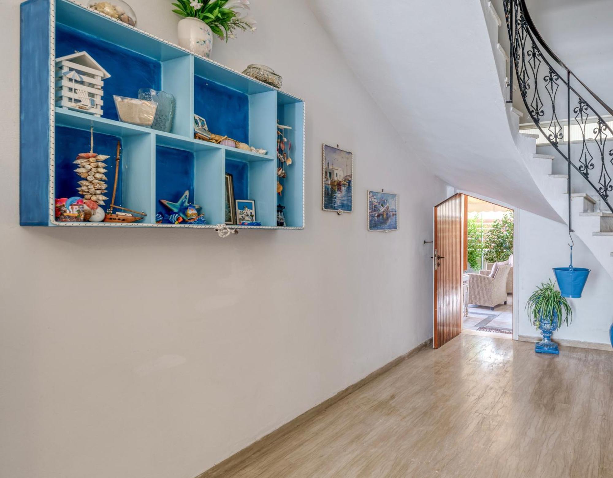 Nostos Apartment, With A Spacious Backyard 아르테미다 외부 사진