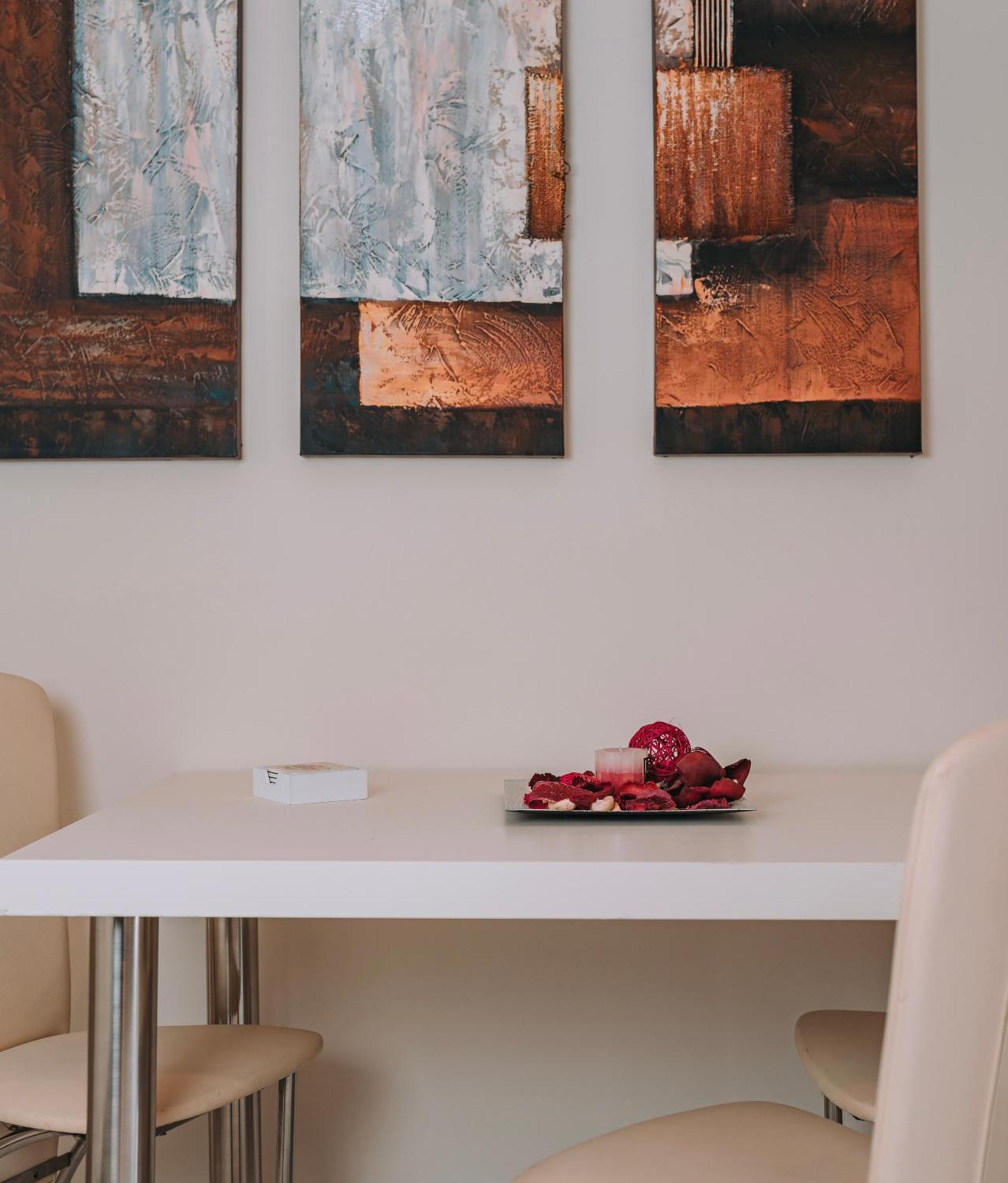 Nostos Apartment, With A Spacious Backyard 아르테미다 외부 사진