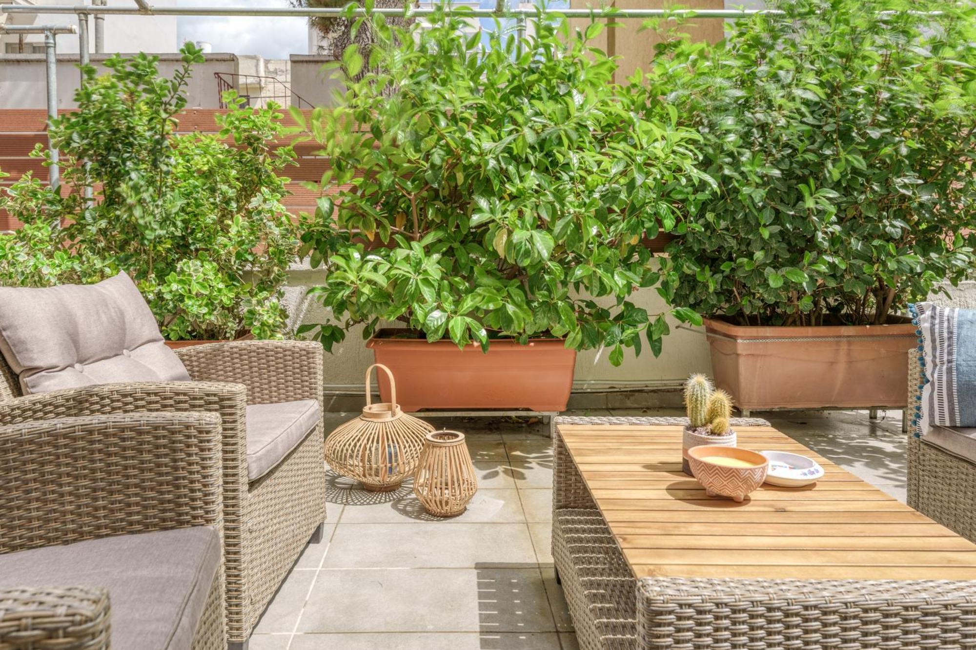 Nostos Apartment, With A Spacious Backyard 아르테미다 외부 사진