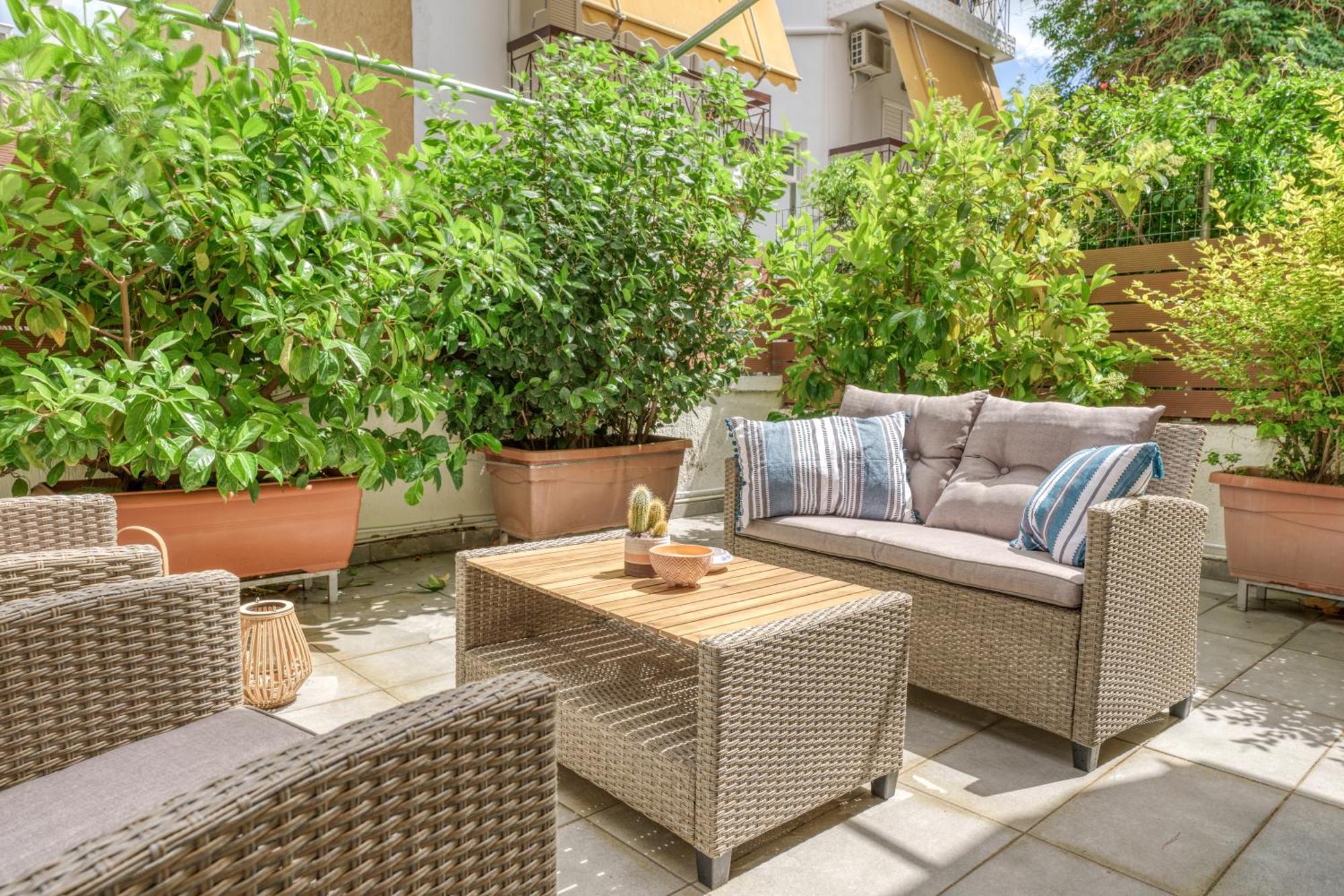 Nostos Apartment, With A Spacious Backyard 아르테미다 외부 사진
